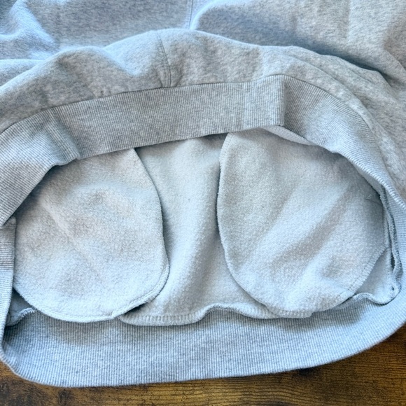 V-neck Cozy Sweatshirt Women Size Medium Heather Gray Front Pockets Casual Basic - Picture 8 of 12